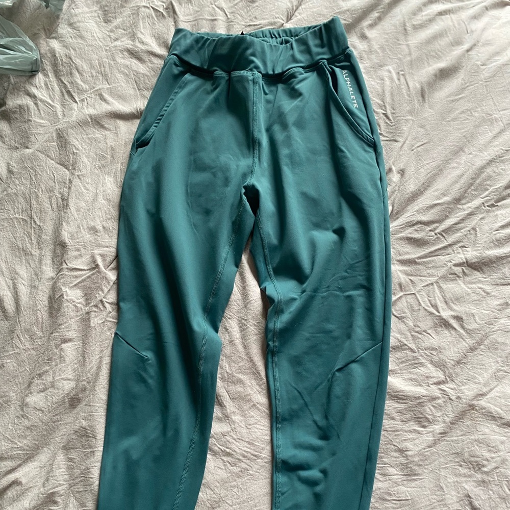 Alphalete Essential Jogger